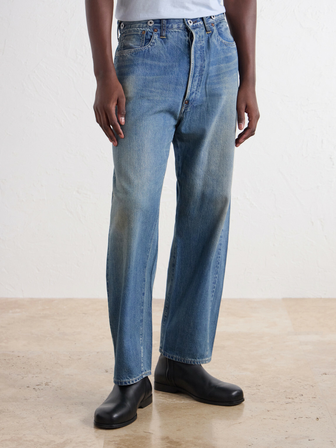 A.PRESSE - Tapered Distressed Jeans - Blue