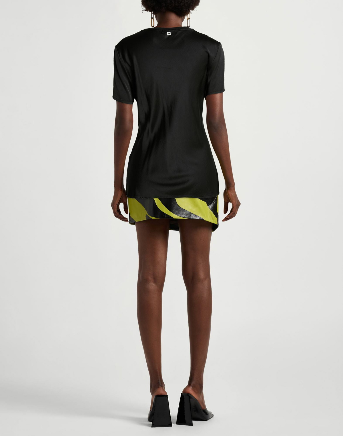 Manila Grace Womens T-shirt in Black