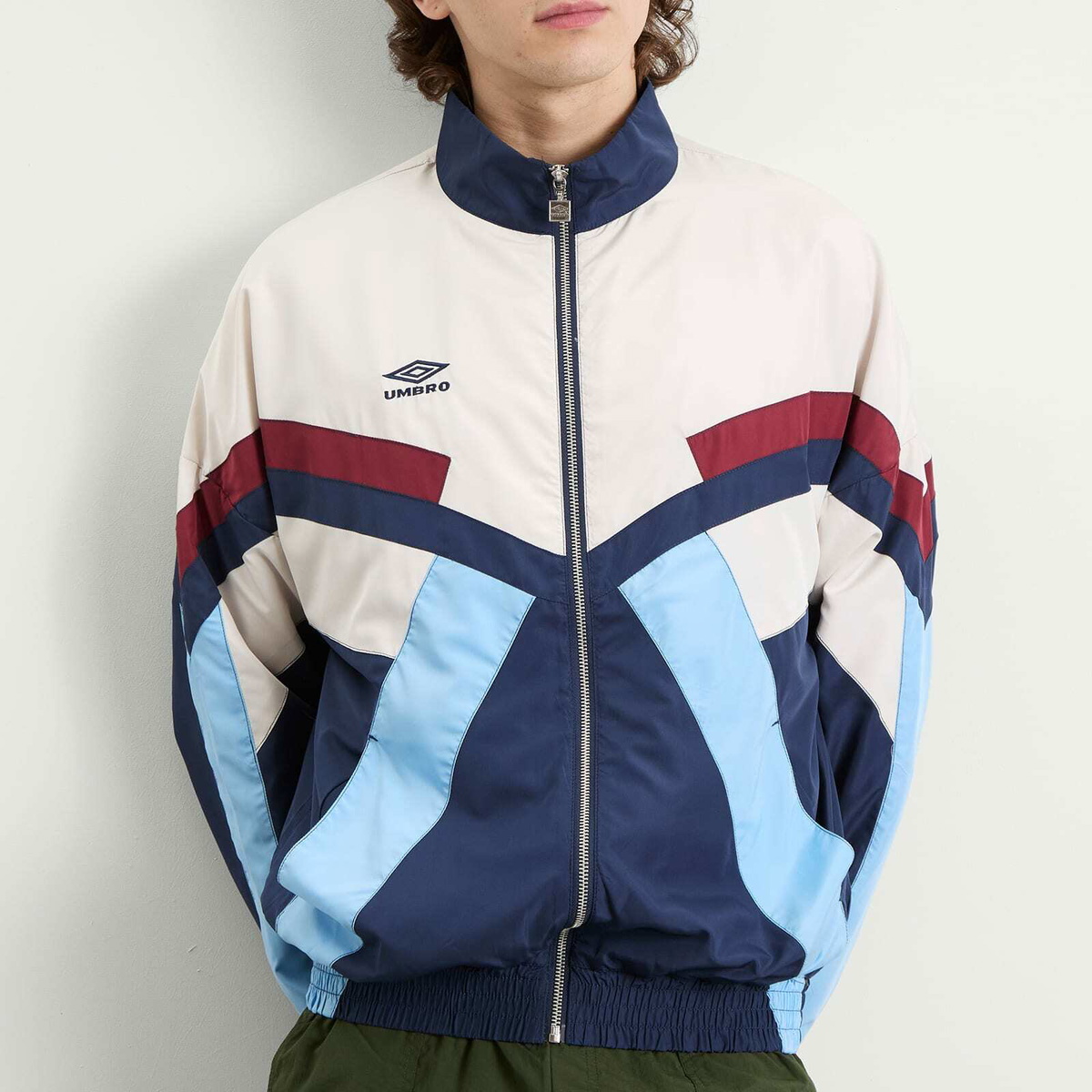 Umbro Men's Relaxed Track Jacket in Dark Navy/White Sand/Vista Blue