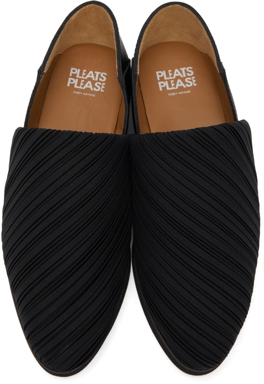 Pleats Please Issey Miyake Black Pleats Slip-On Loafers Pleats