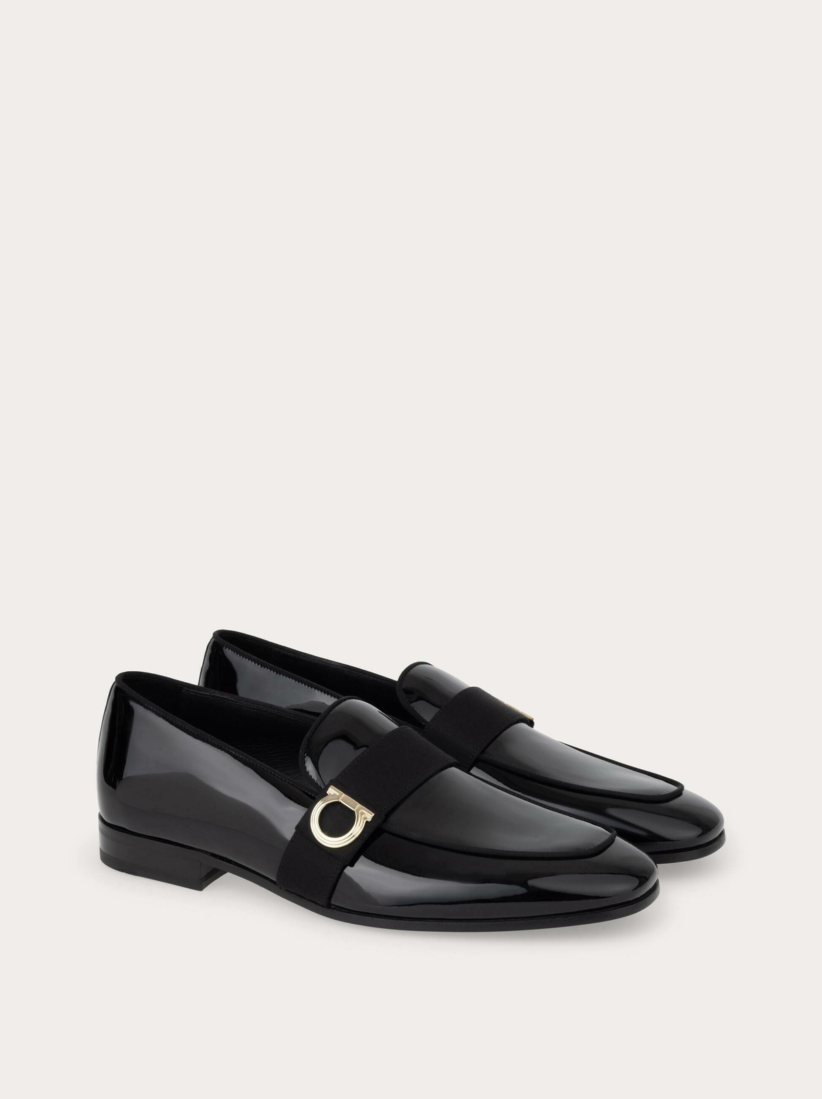 Ferragamo Mens Gancini loafer in Black