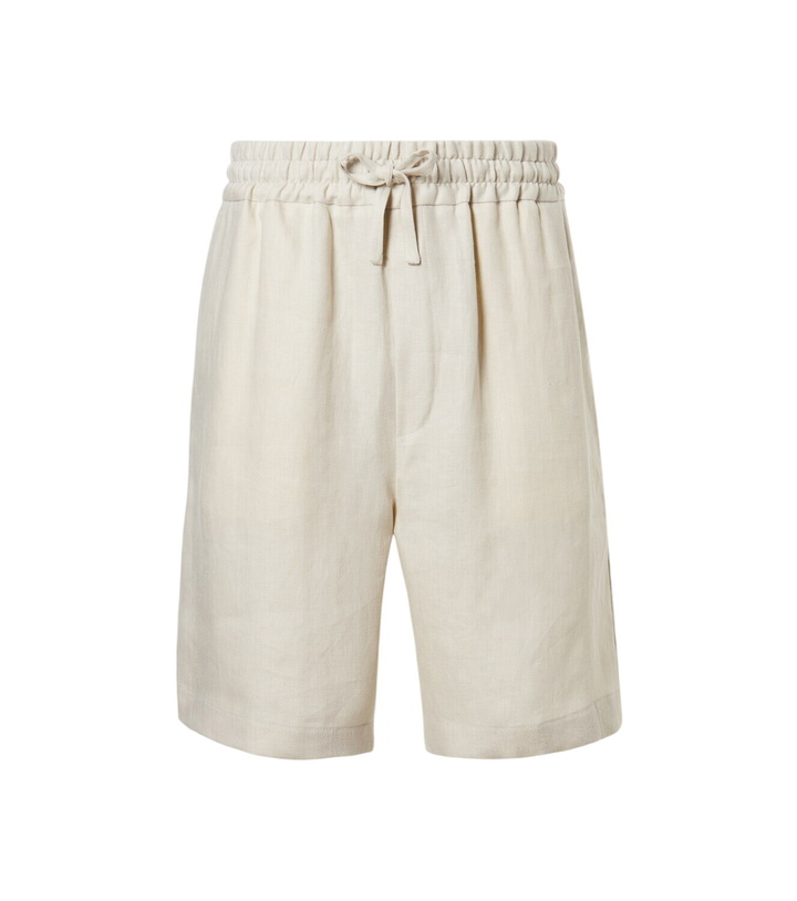 Photo: Lardini Linen shorts