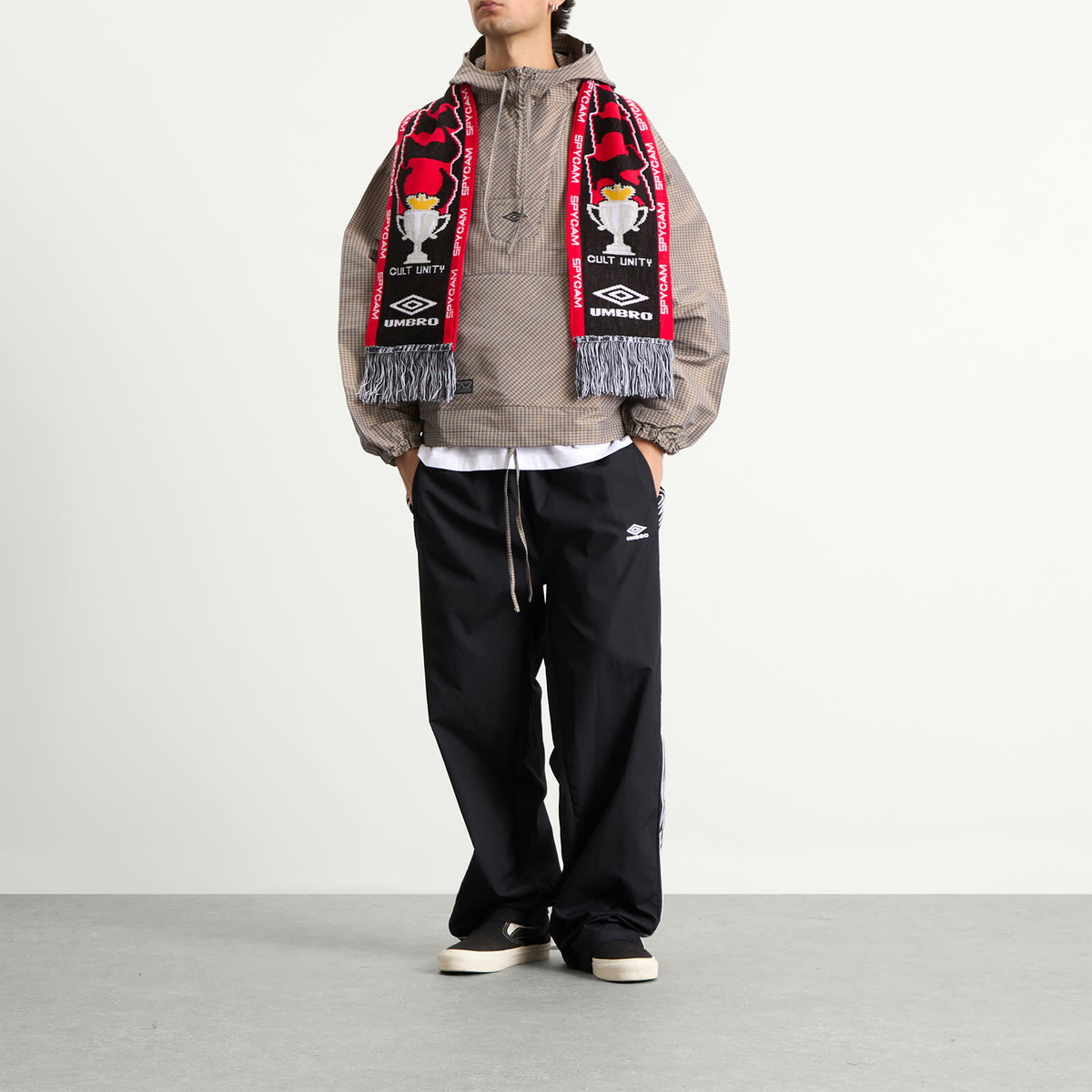 Umbro by Slam Jam Men's Cult Unity Scarf in Black Red 