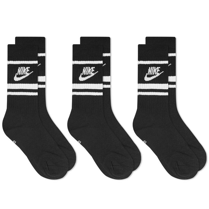 Photo: Nike Men's Essential Stripe Sock - 3 Pack in Black/White