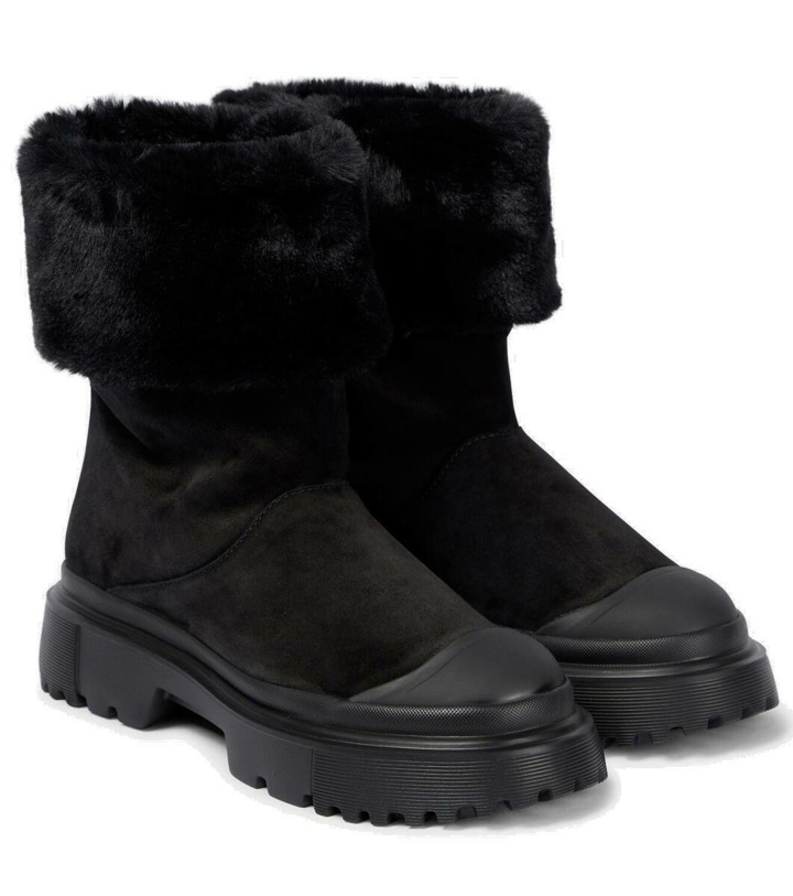 Photo: Hogan H619 suede ankle boots