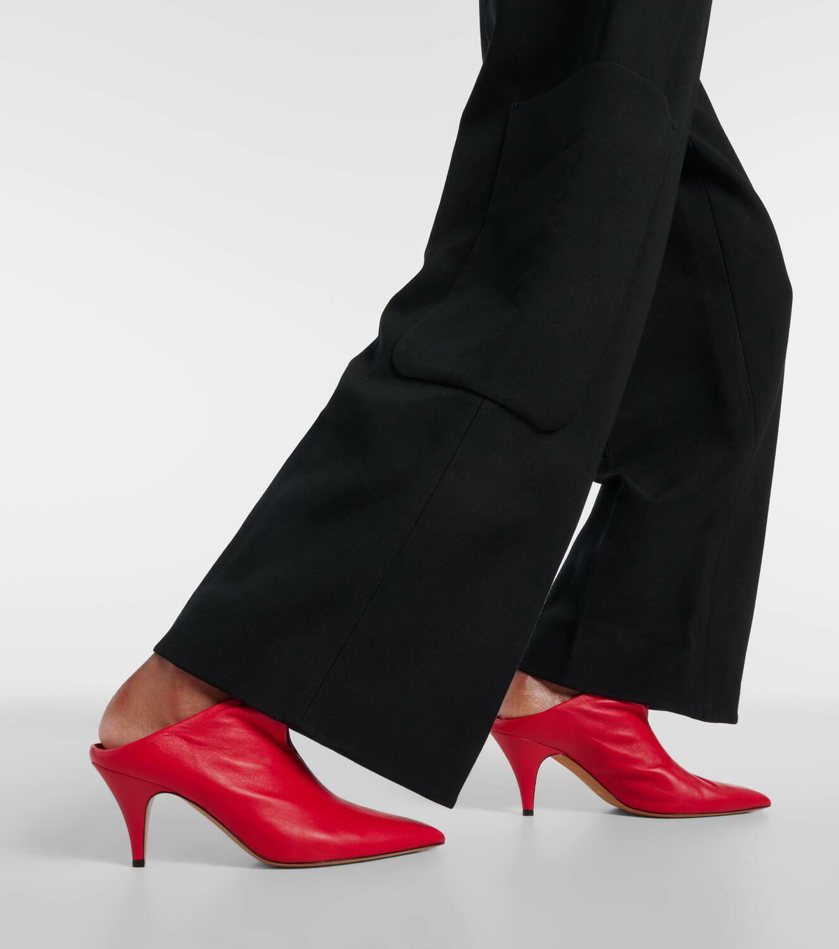 サンダル・ミュール KHAITE ROWAN LEATHER MULE KHAITE Rowan knotted crinkled-leather mules | NET-A-PORTER