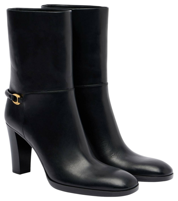 Photo: Saint Laurent Sulpice 80 leather ankle boots
