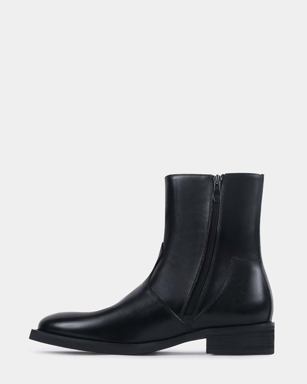 Steve Madden Conte Boots in Black