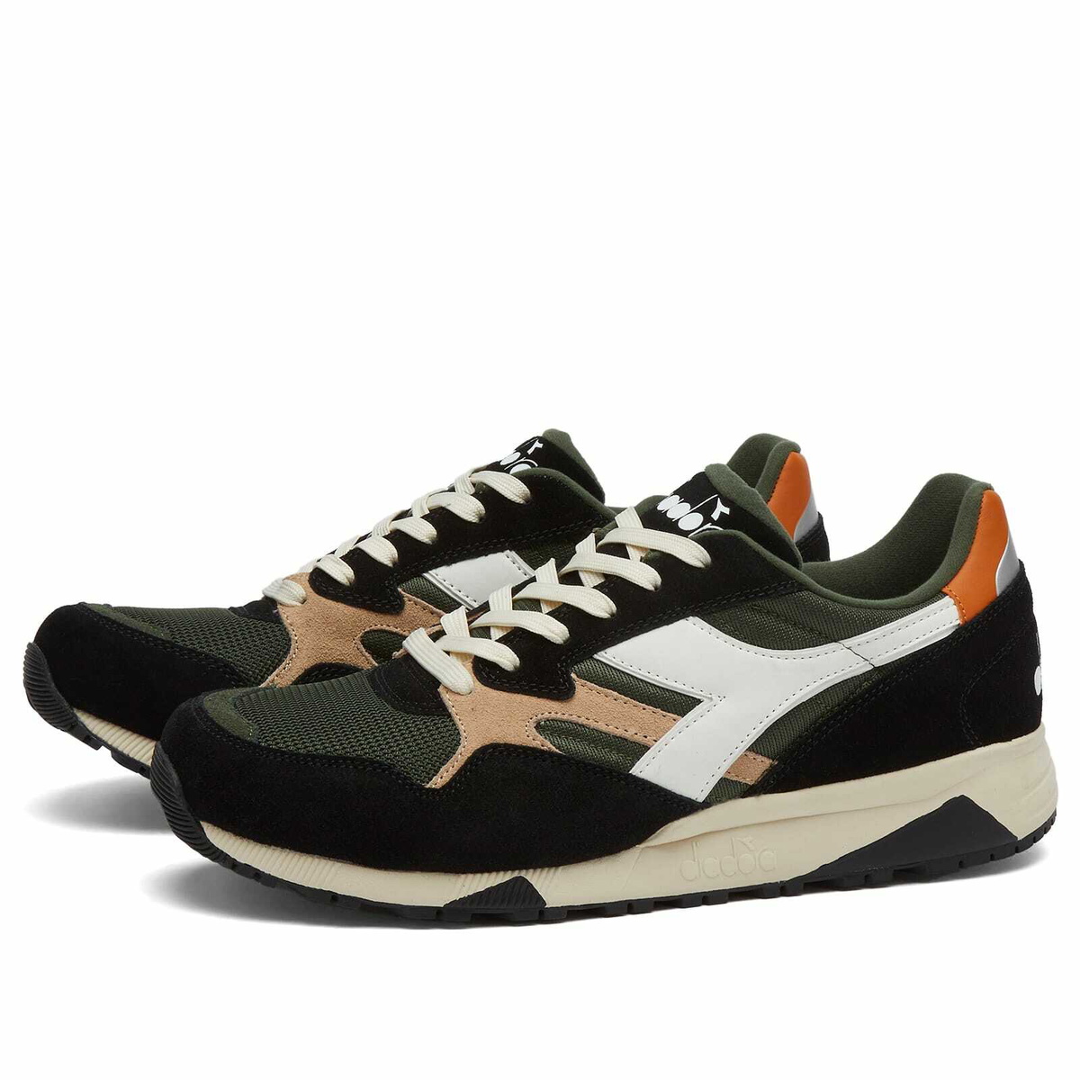 Diadora Men's N902 in Kombu Green/Black