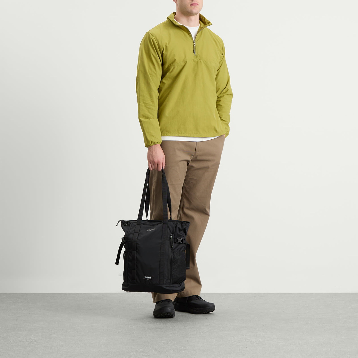 Haglöfs Men's Tight Tote Bag 25L in True Black/Magnetite 