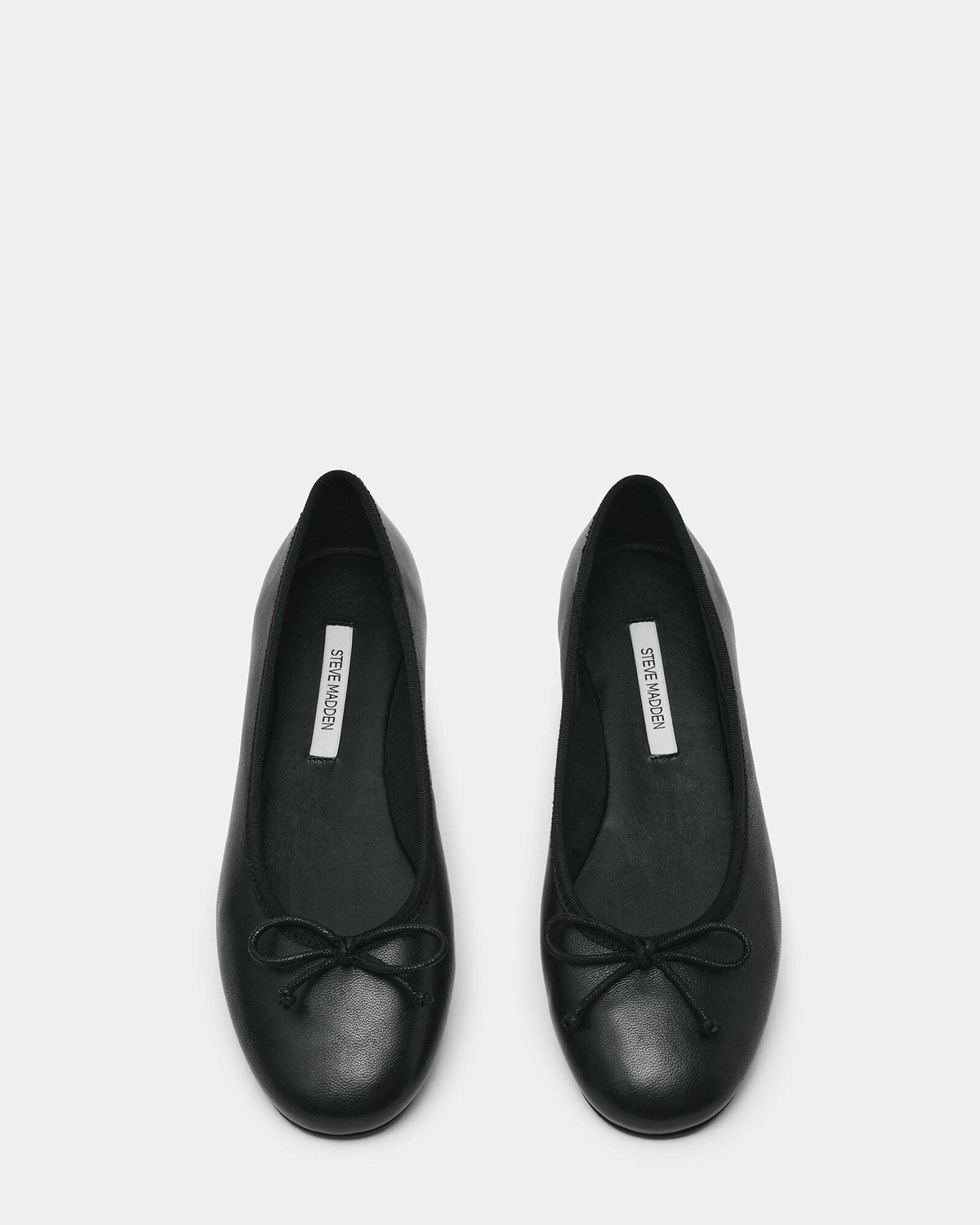 Steve Madden Selma Flats in Black
