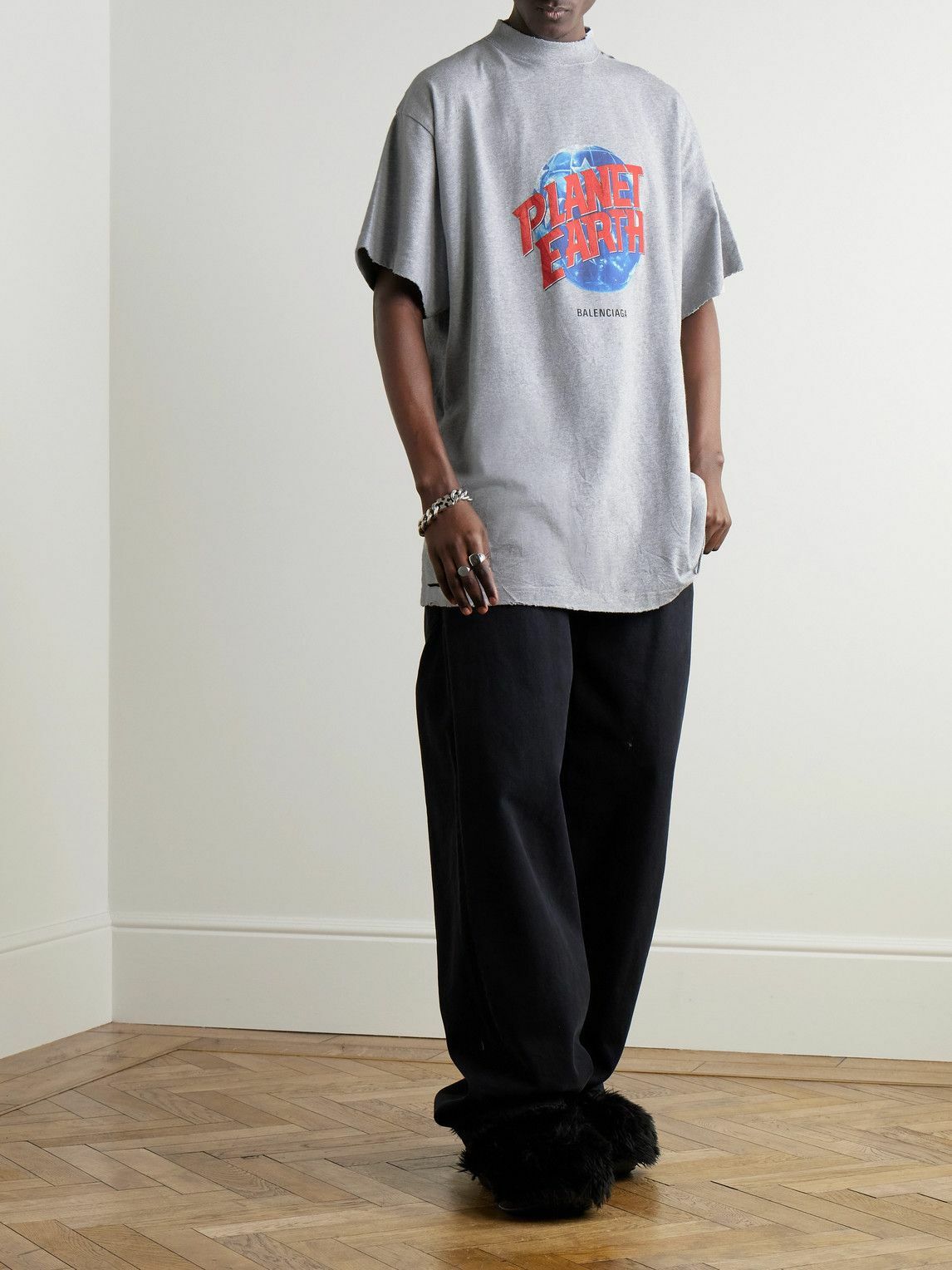 【BALENCIAGA】 Distressed cotton jersey T-shirt BALENCIAGA Distressed Logo-Print Cotton-Jersey T-Shirt for