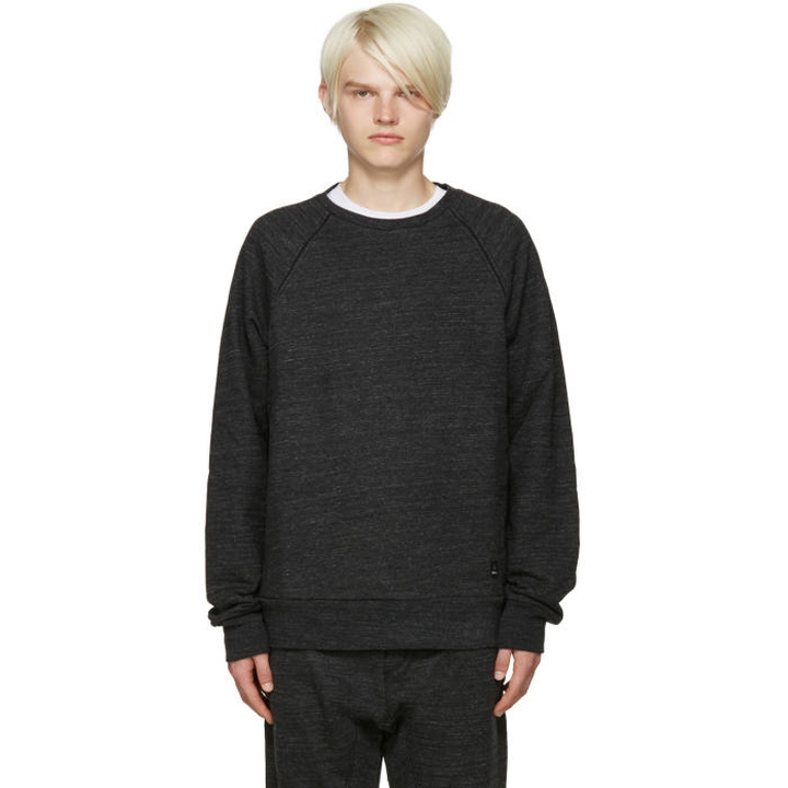 Photo: ISAOR Black Space Pullover