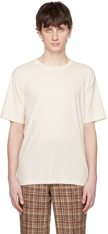 Photo: AURALEE Off-White Hard Twist T-Shirt