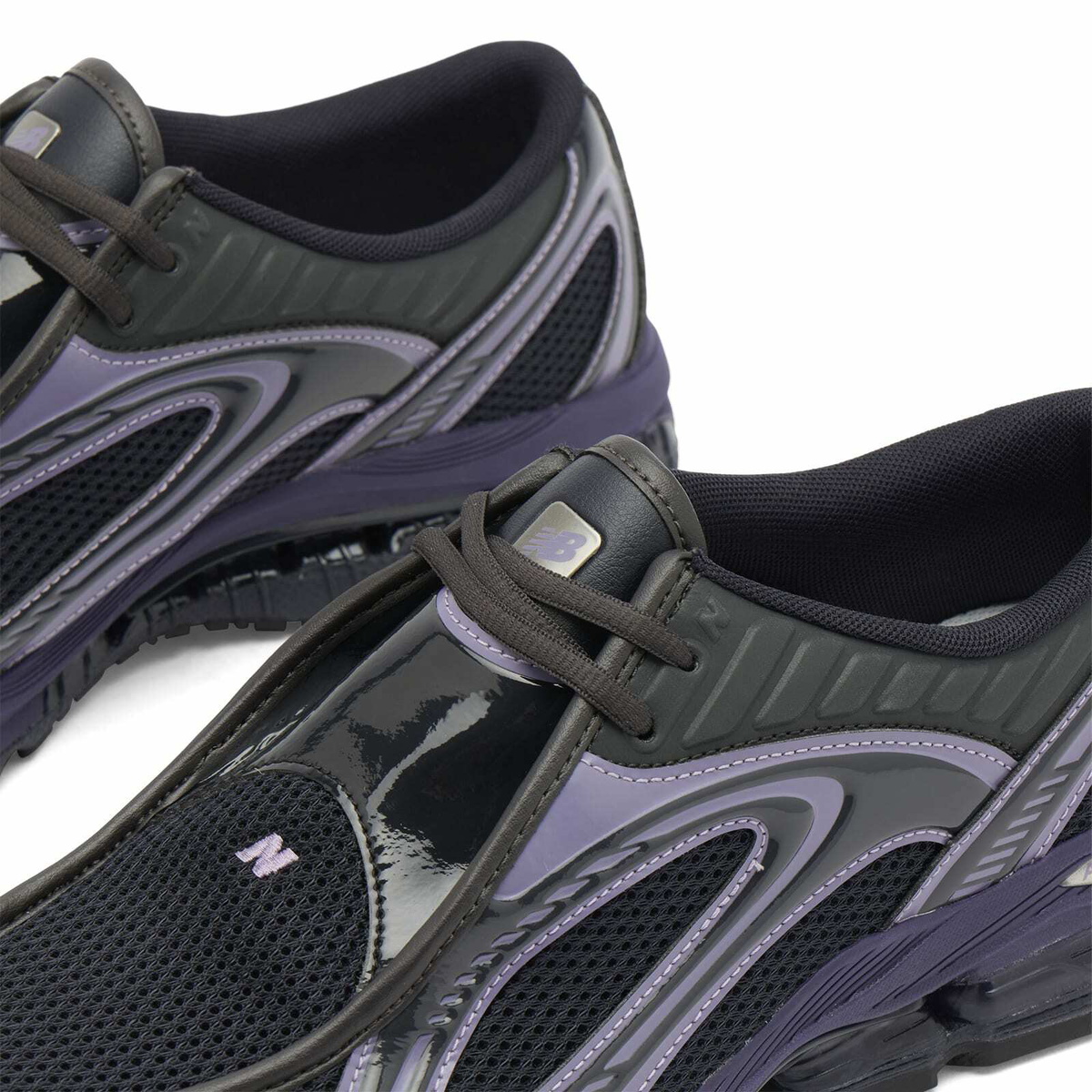New Balance 1890A Sneaker in Dark Night/Candied Violet