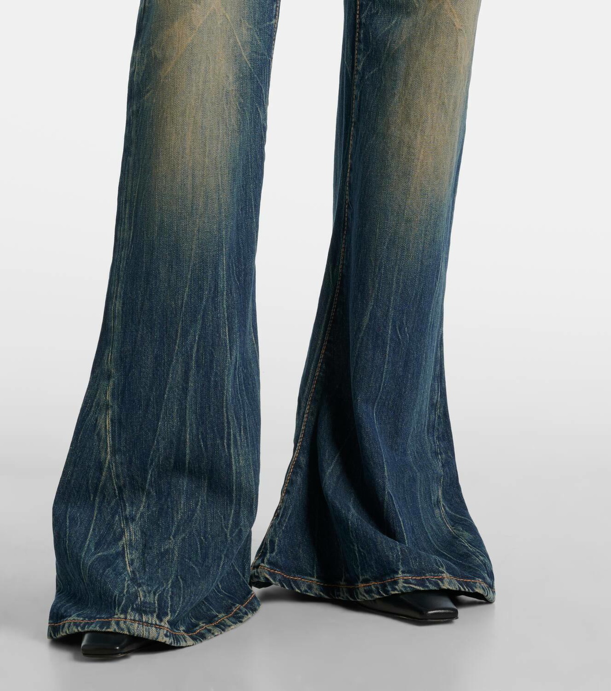 大人気◆Acne Studios◆2024F ハイライズ ブーツカット ジーンズ Acne Studios 2024F high-rise bootcut jeans Acne Studios
