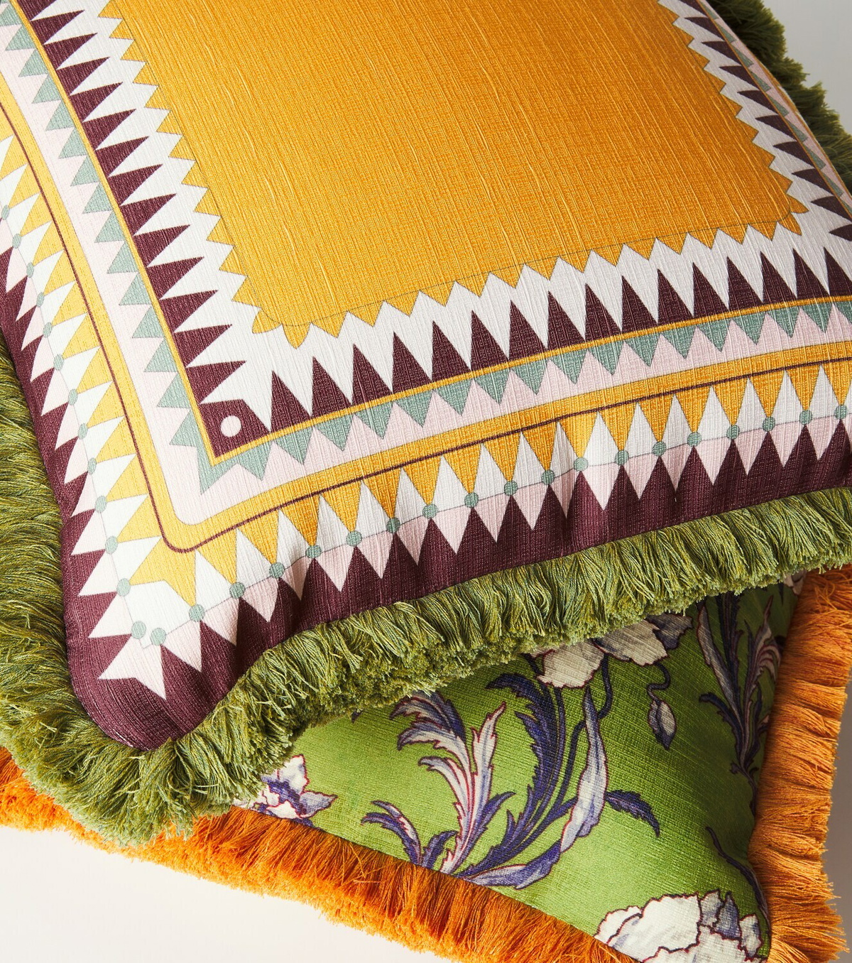 La DoubleJ Fringed cushion