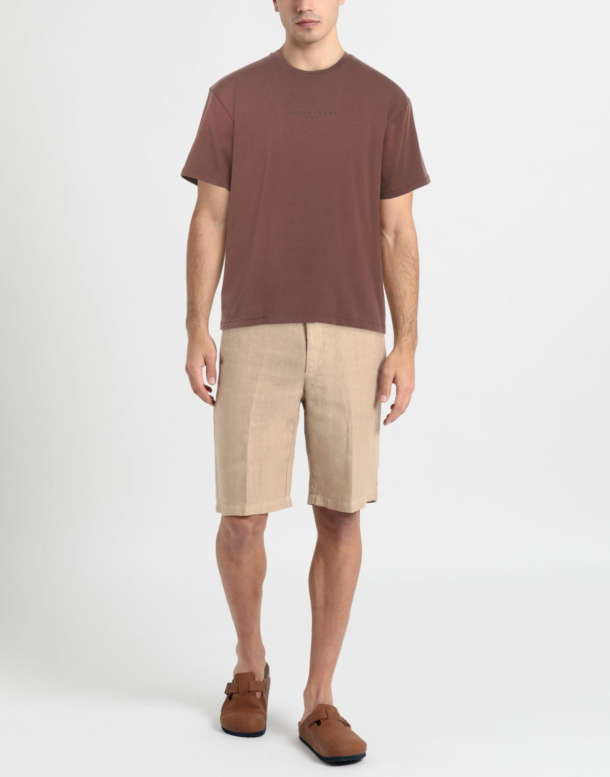 Guess Mens T-shirt in Brown