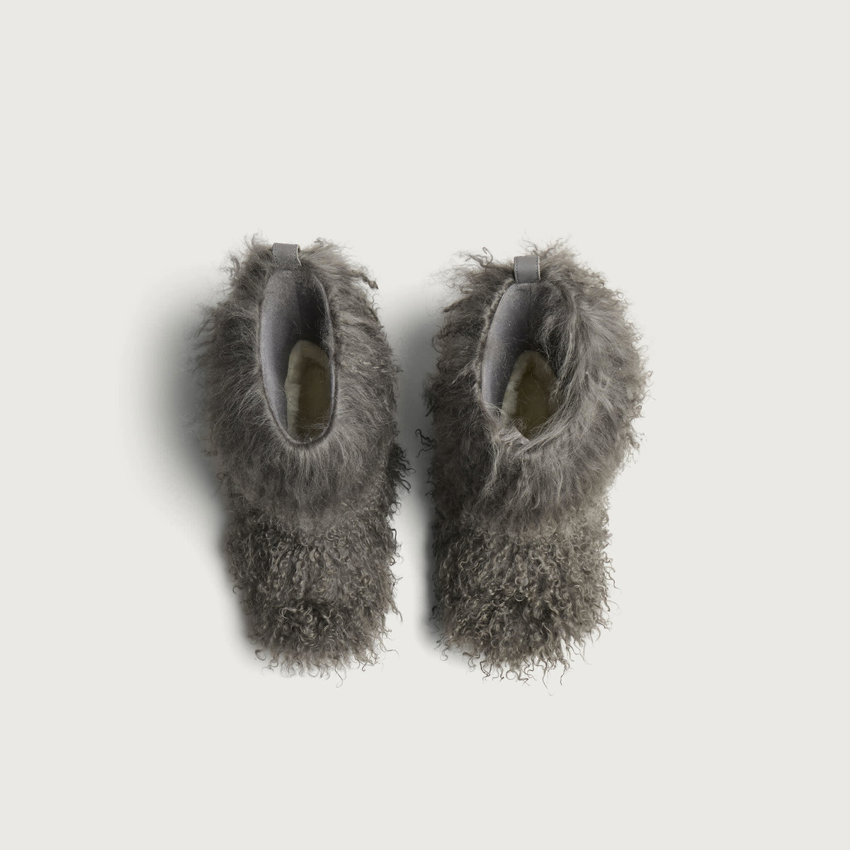 UGG Women's Classic Short Fluff Momma in Grey