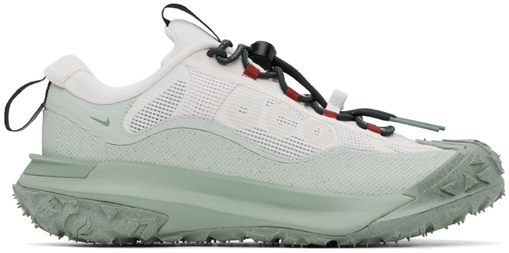 Photo: Nike White & Gray ACG Mountain Fly 2 Low GORE-TEX Sneakers