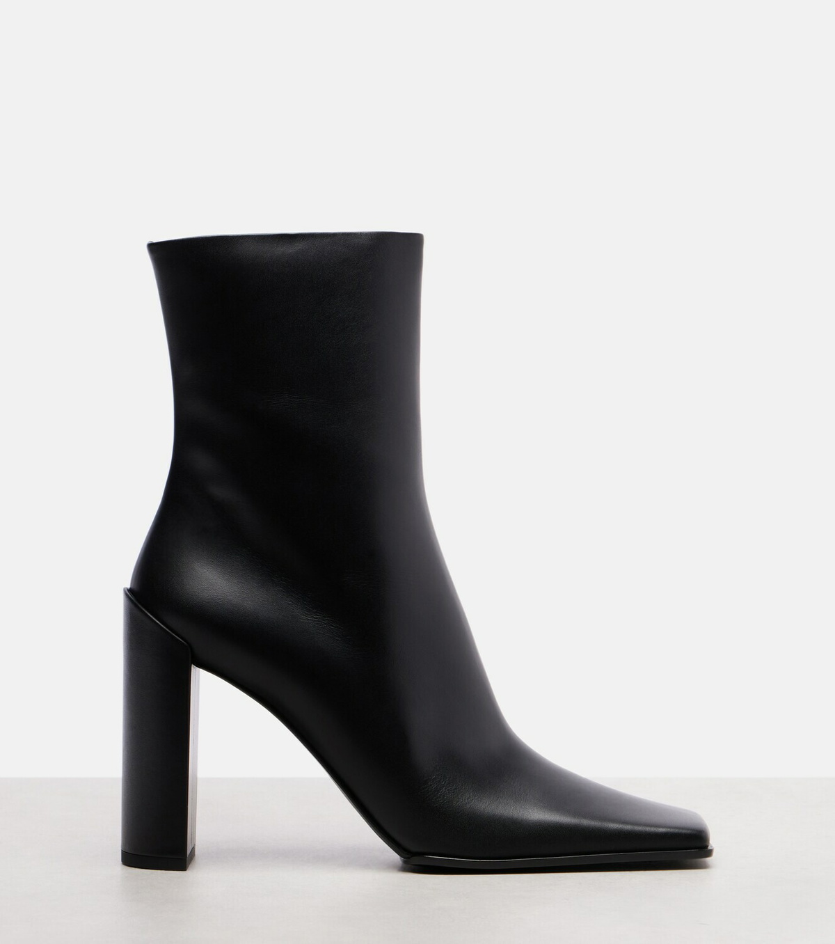 Alaïa Leather ankle boots
