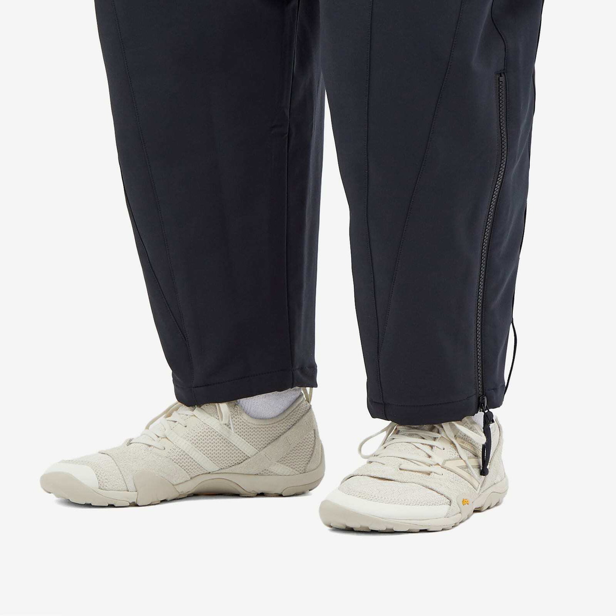 New Balance Men's MT10OAA in Cream New Balance