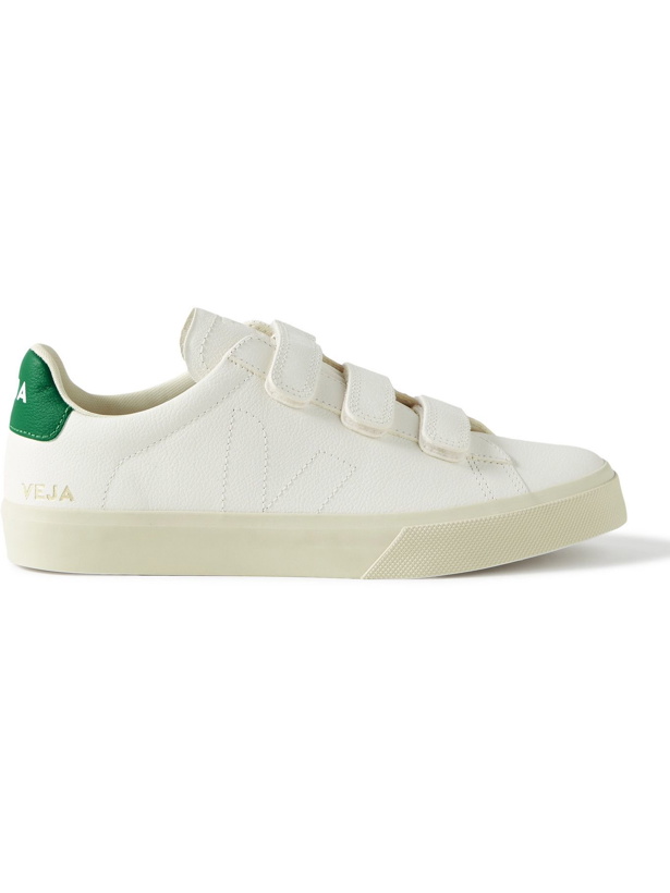 Photo: VEJA - Recife Leather Sneakers - White