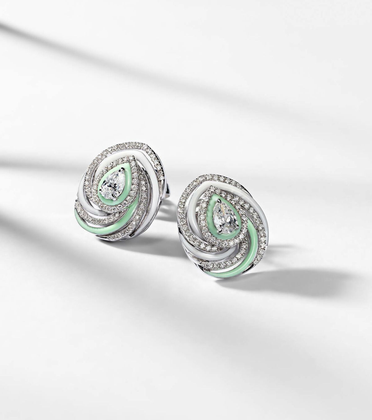 Kamyen Oceane Pear 18kt white gold earrings with diamonds
