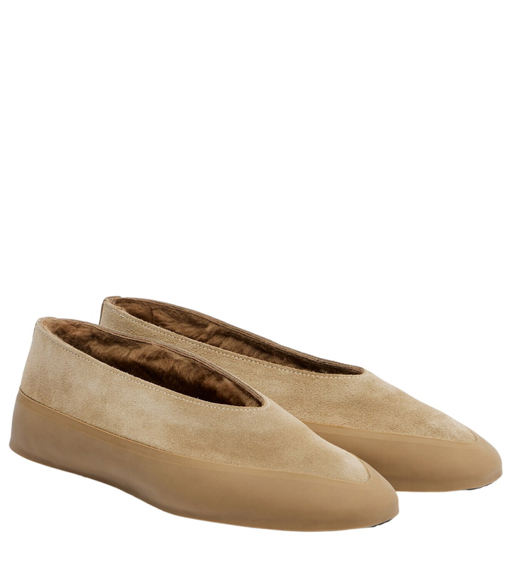 Photo: Le Monde Béryl Apres Ski shearling-lined suede ballet flats