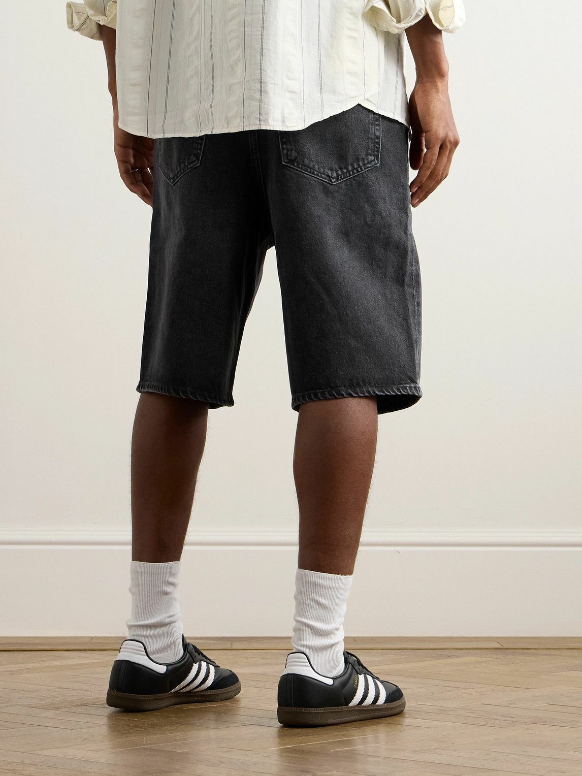 AGOLDE - Skater Wide-Leg Distressed Denim Shorts - Black AGOLDE