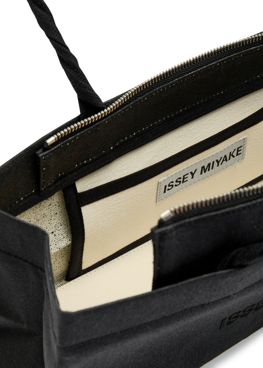 Issey Miyake This Is A Paper Bag Woven Tote - Black - One Size