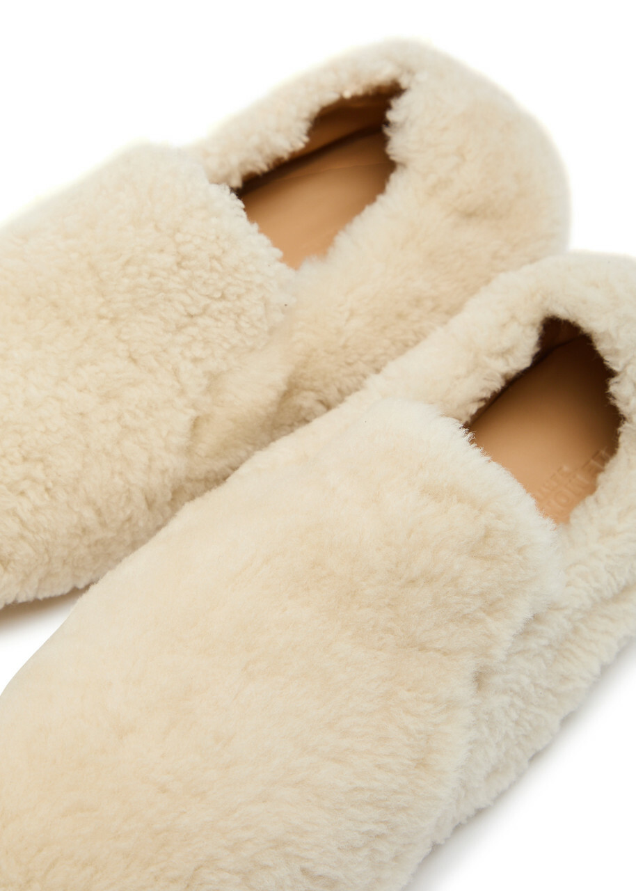 LE Monde Beryl Orlando Mocassin Shearling Flats Cream