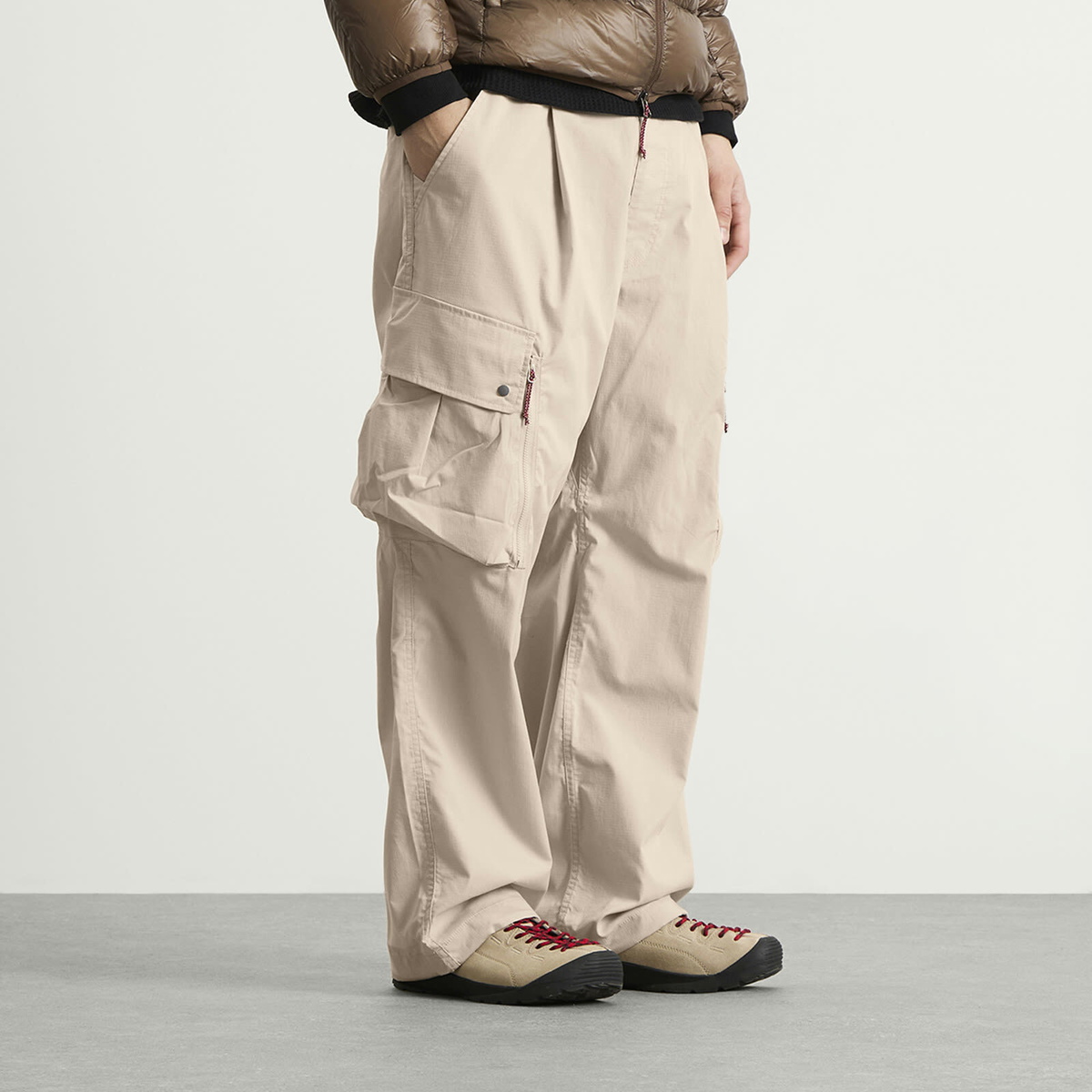 NANGA Men's Hinoc Ripstop Field Cargo Trousers in Light Grey
