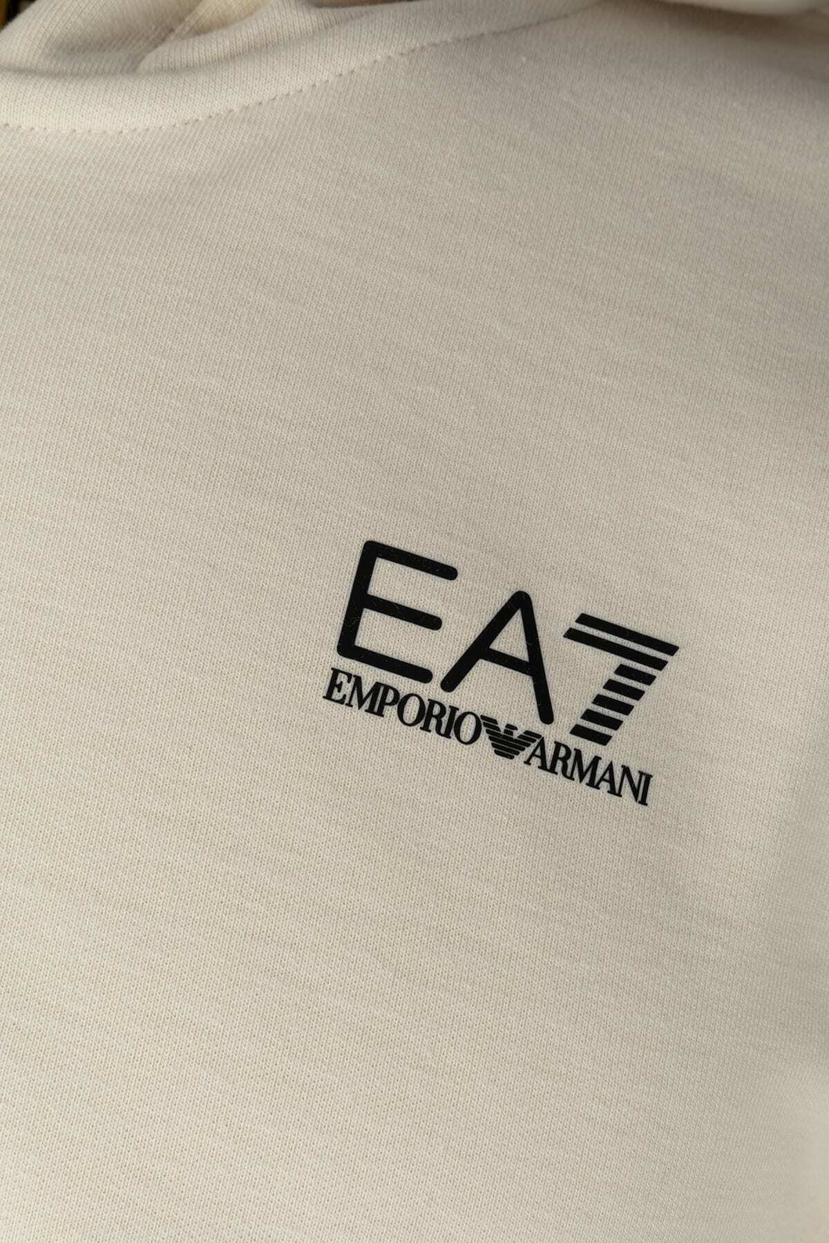 EA7 Tute