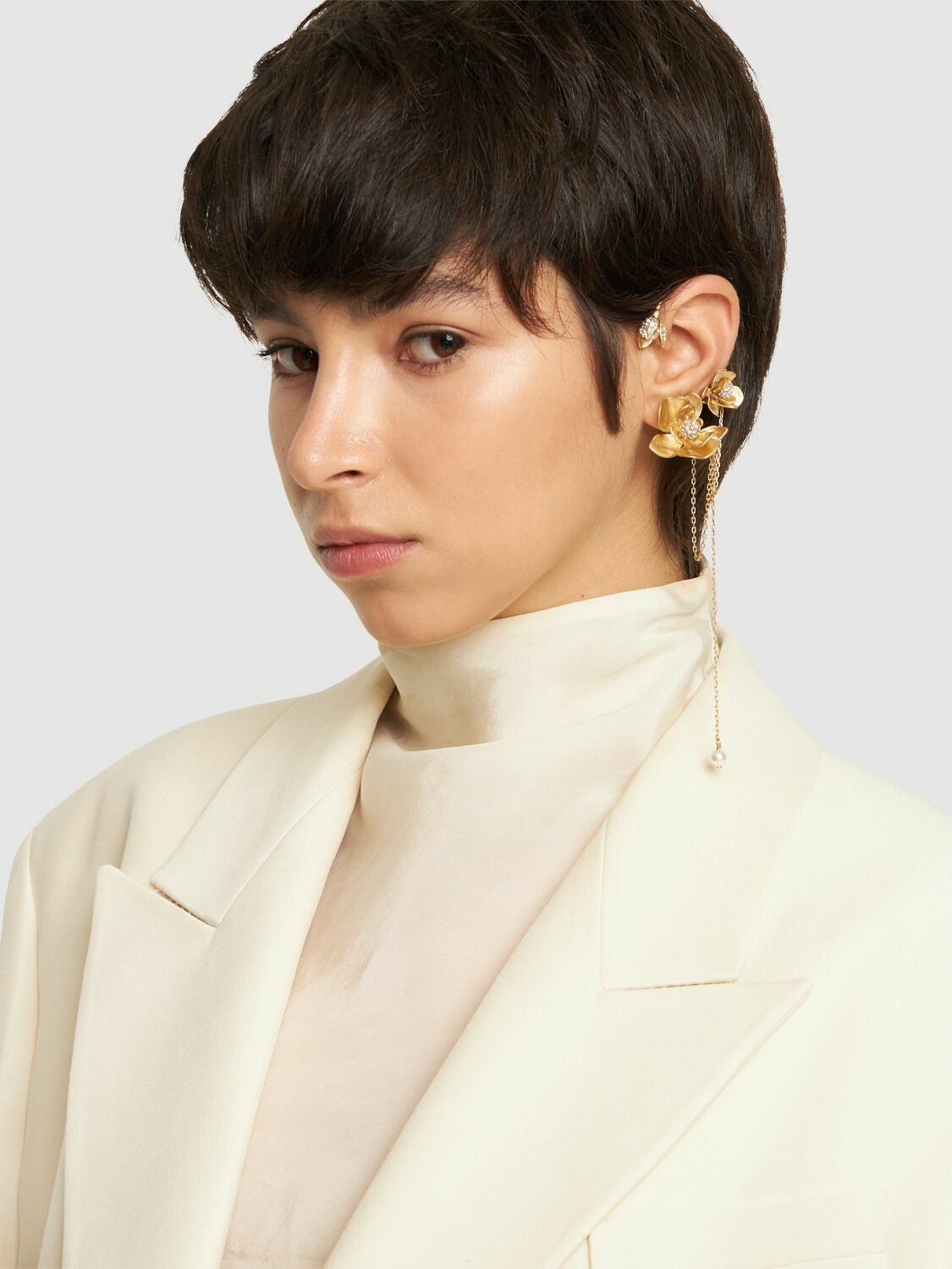 JIMMY CHOO Right Petal Earcuff フィニッシュ・イヤーカフ JIMMY CHOO Right Petal Earcuff フィニッシュ・イヤーカフ
