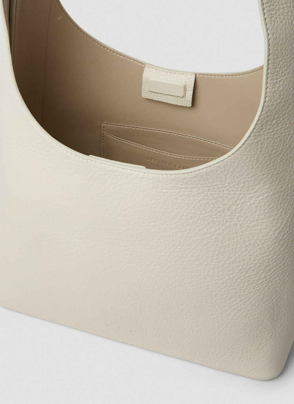 Sac Midi Shoulder Bag in White Aesther Ekme