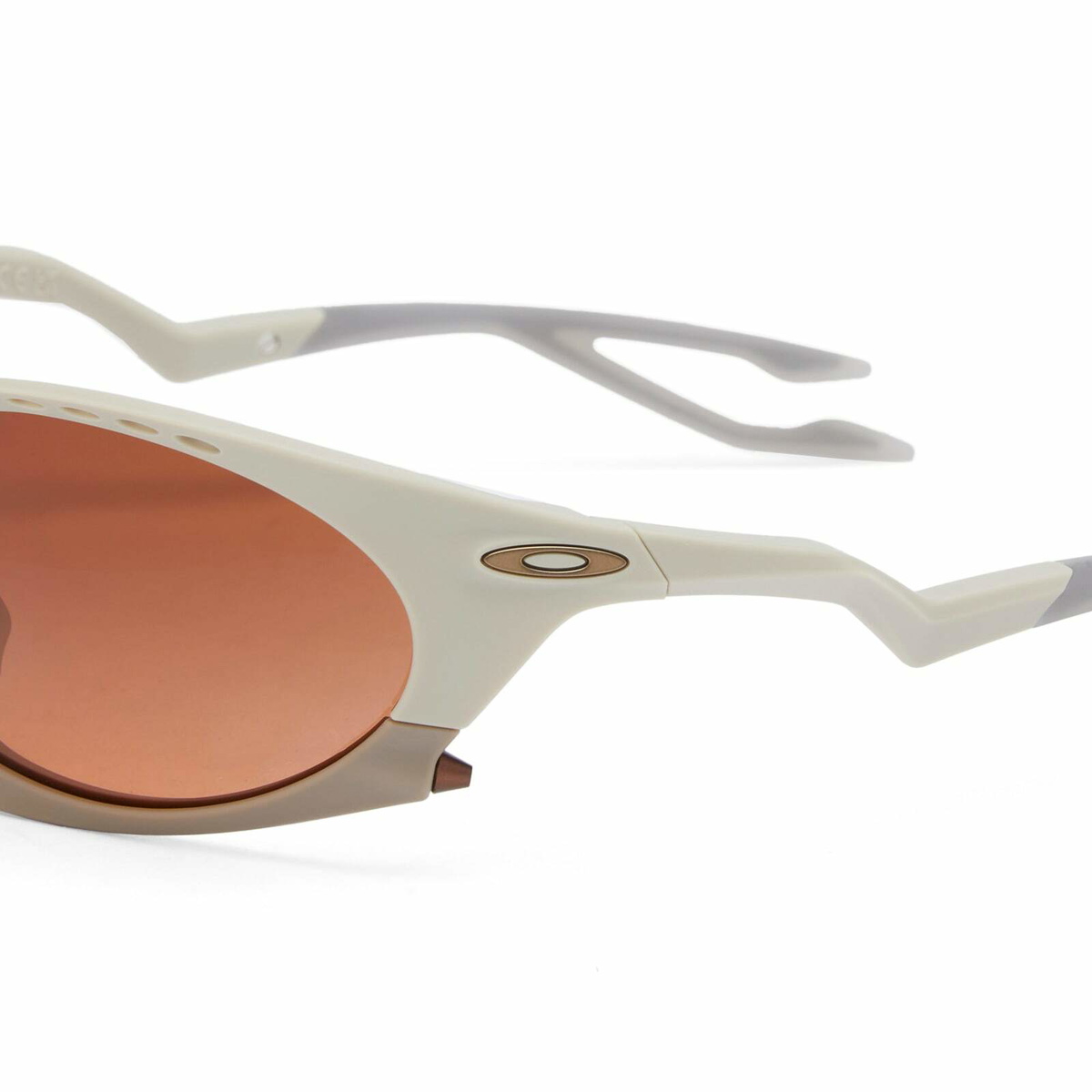 Oakley Plantaris Sunglasses in Matte Sand/Prizm Brown Gradient 