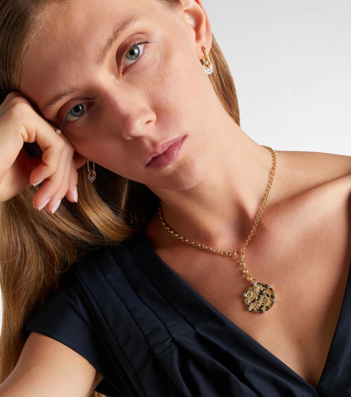 FoundRae 18kt gold pendant necklace with diamonds Foundrae