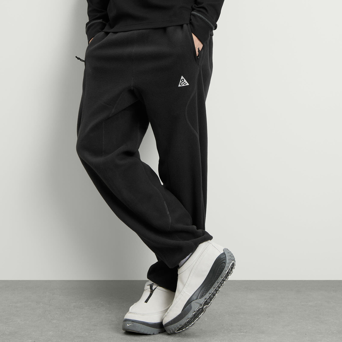 ■NIKE■ ACG Wolf Tree Pants W Black Anthracite Summit White Nike Men's ACG Wolf Tree Pant in Black/Anthracite/Summit