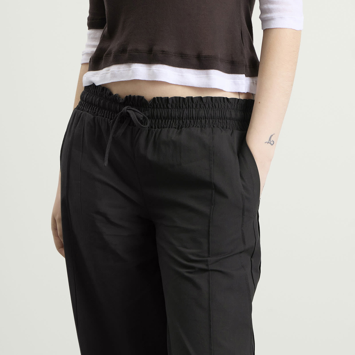 Peachy Den Women's Deba Trousers in Onyx