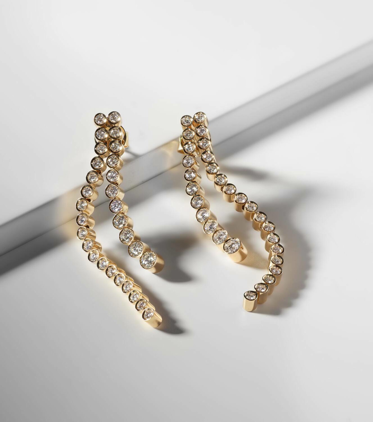 Sophie Bille Brahe La Danse 18kt gold earrings with diamonds