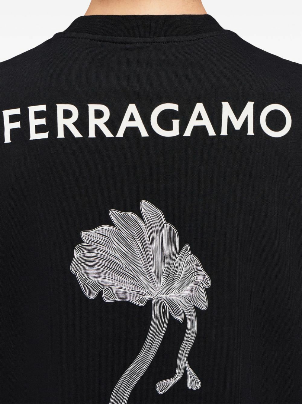 Salvatore Ferragamo トロピカル柄 Tシャツ Lサイズ Salvatore Ferragamo トロピカル柄 Tシャツ Lサイズ Salvatore