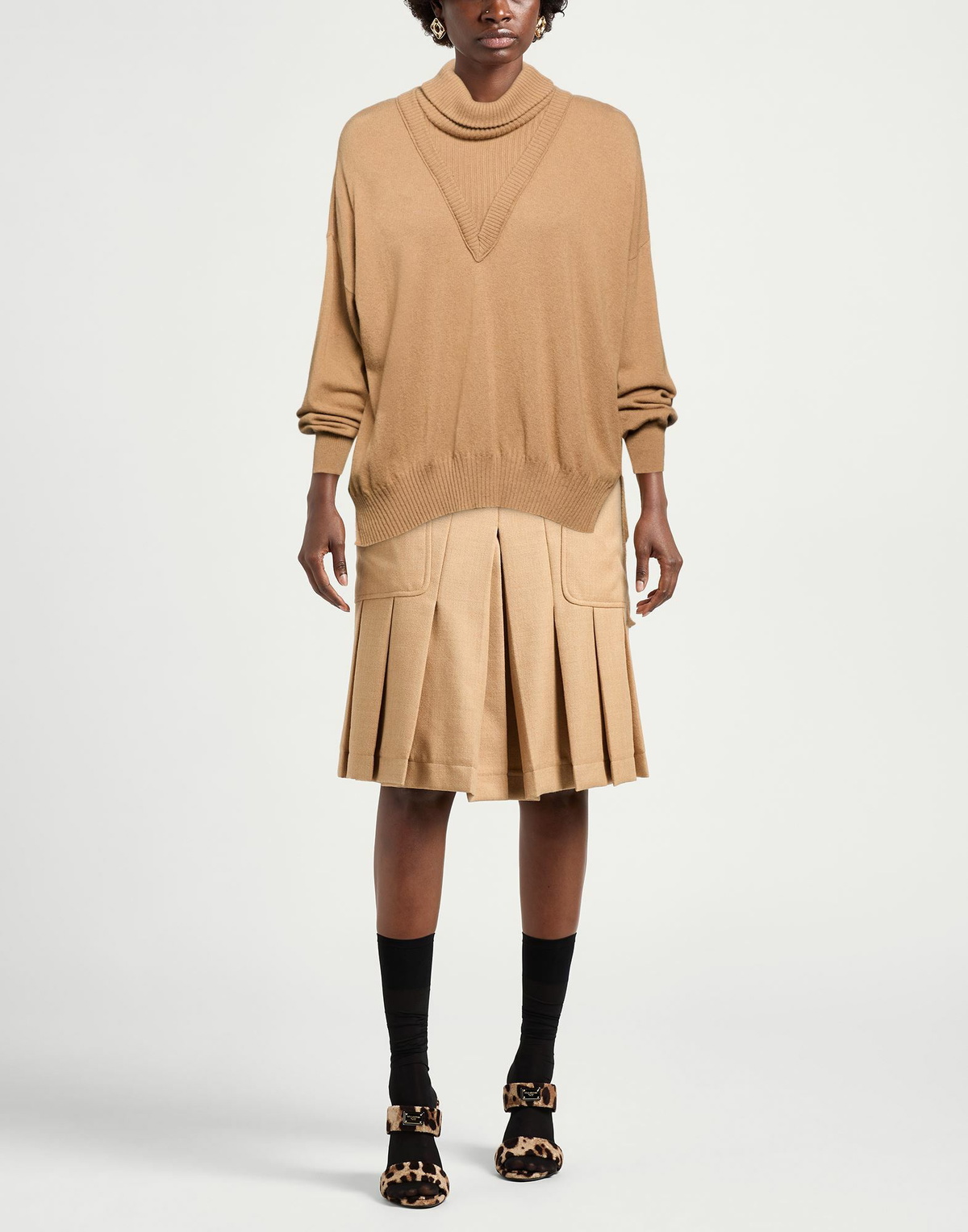 Manila Grace Womens Turtleneck Light brown