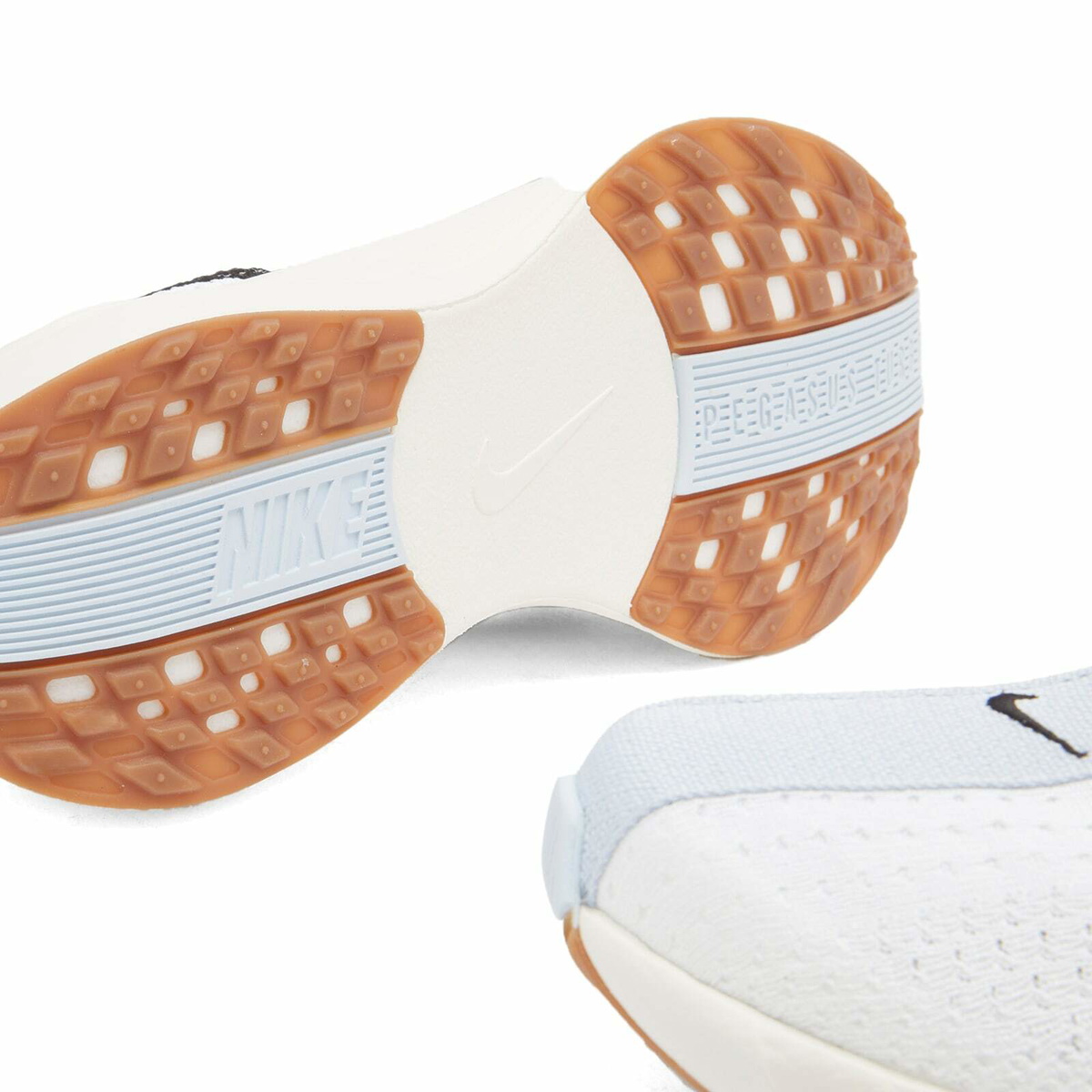 Nike Running Pegasus Plus Sneaker in White/Blue/Sail