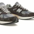 New Balance 991v2 Sneaker in Forged Iron/Alloy/Smoked Pearl