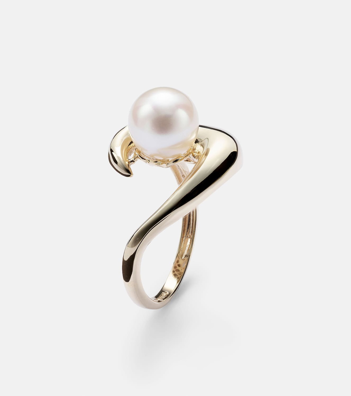 Mateo Pearl Curl 14kt gold ring with freshwater pearl