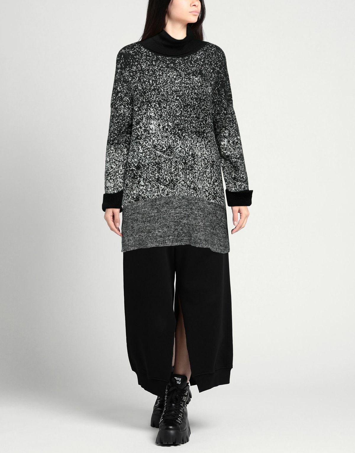 Manila Grace Womens Turtleneck in Black
