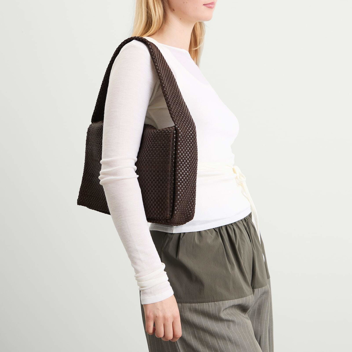ST. Agni Women's Lattice Everyday Satchel in Coffee 