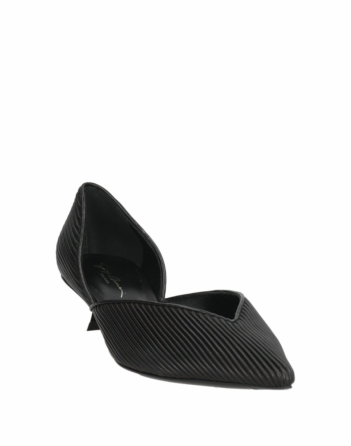Giorgio Armani Womens Pumps in Black