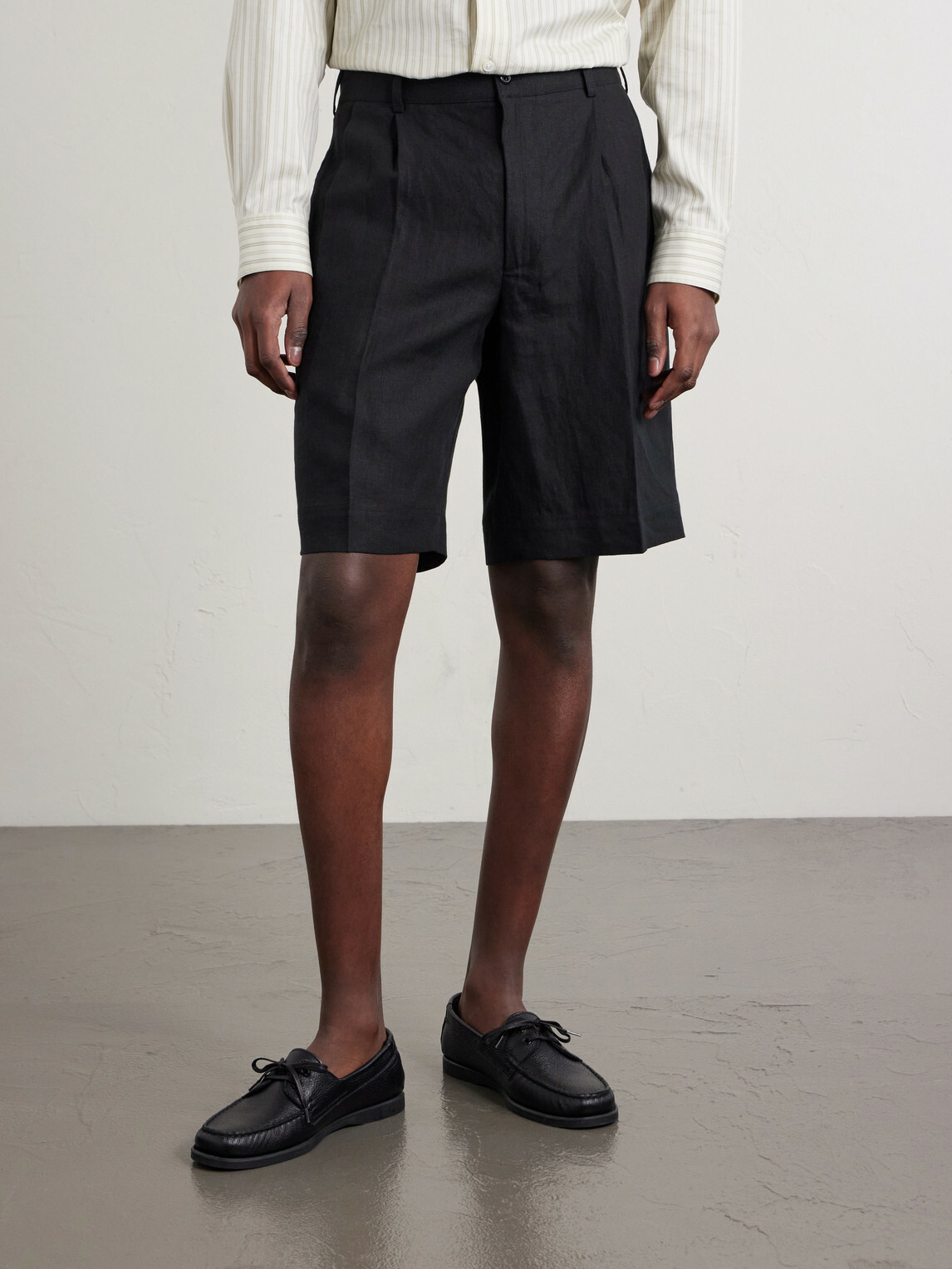 Rubinacci - Straight-Leg Pleated Linen Shorts - Black